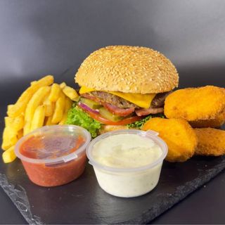 Бургер Манхетен з картоплею та нагетсами