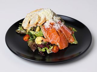 "Цезар" з лососем