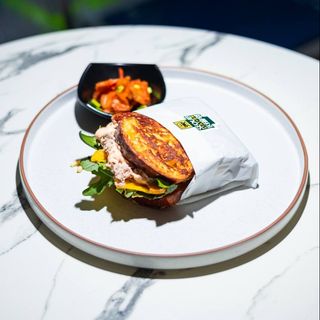 Егг дроп сендвіч з тунцем