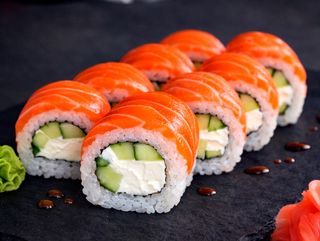 Рол Філадельфія з лососем (290г)