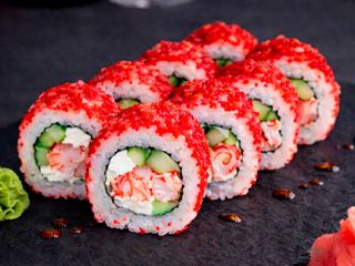 Рол Каліфорнія в ікрі з крабом (260г)