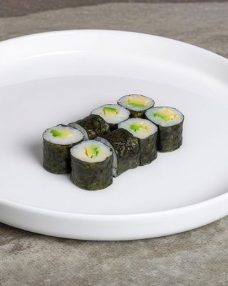 Макі з авокадо (100г)