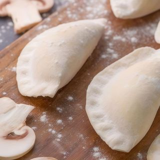 Вареники з картоплею і грибами напівфабрикат  ( 400 г.)