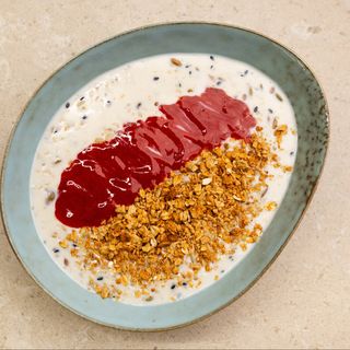 Вівсянка на молоці з гранолою (400г)