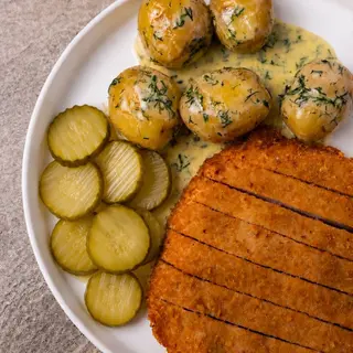 Курячий шніцель з молодою картоплею