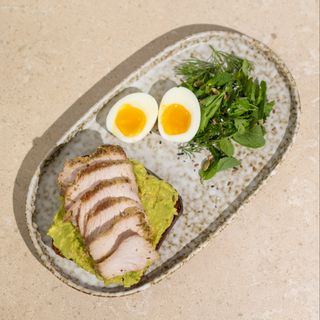 Авокадо тост з індиком (200г)