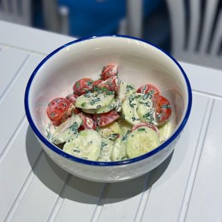 Салат овочевий зі сметаною