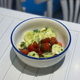 Салат овочевий з домашньою оліею 