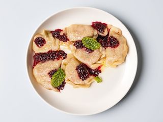 Вареники з вишнею (250г)