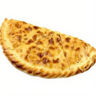 Кальцоне з беконом і салямі