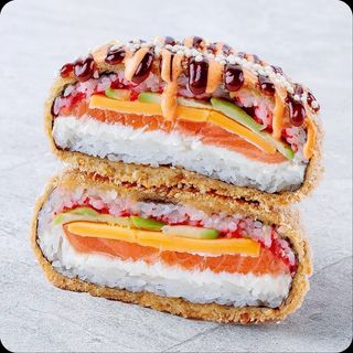 Суші-бургер з лососем