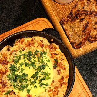 Пательня з картопляним пюре та білими грибами, 380 г