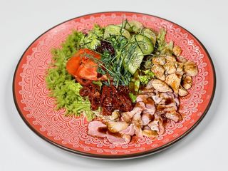 Салат з куркою та беконом, 205 г