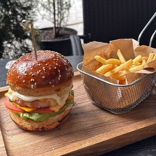 Бургер з індичкою, 220 г/100 г