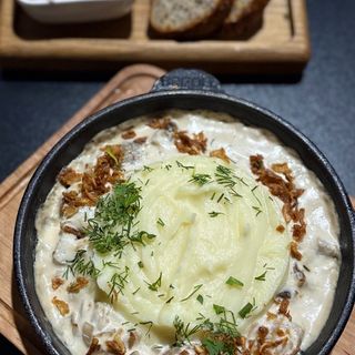 Пательня з картопляним пюре та білими грибами, 380 г