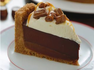 Торт Снікерс