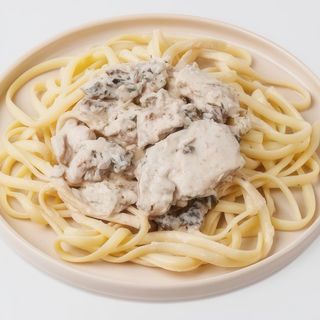 ЛОКШИНА З КУРКОЮ ТА ГРИБАМИ