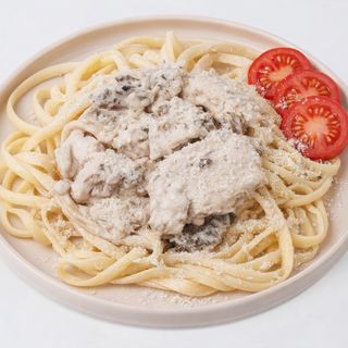 ПАСТА З КУРКОЮ ТА ГРИБАМИ
