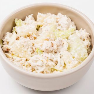 САЛАТ КУРКА З АНАНАСАМИ
