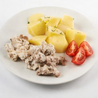 БЕФСТРОГАНІВ З КАРТОПЛЕЮ