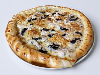 С курицей и черносливом 30см