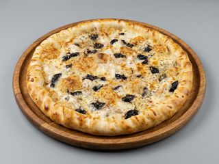 С курицей и черносливом 40см