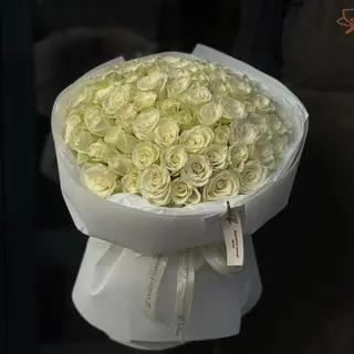 Біла троянда Атена 83 шт