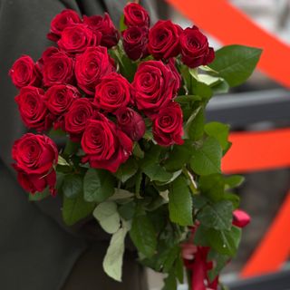 21 червона троянда Ред Наомі