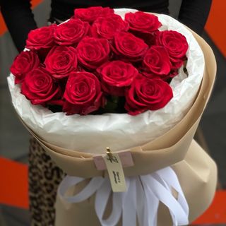 15 червоних троянд Марічка