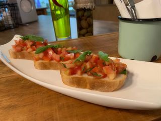 Брускетта з Томатами та Базиліком (150г)