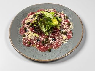 Карпаччо з Телятини з Трюфельним Соусом та Пармезаном (250г)