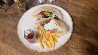 Піта з Куркою і Фрі (450г)