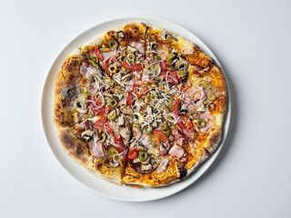 Піца Капрічіоза (520гр) 32см