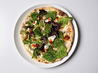 Піца від шефа з креветками та куркою су-від (550г) 32см