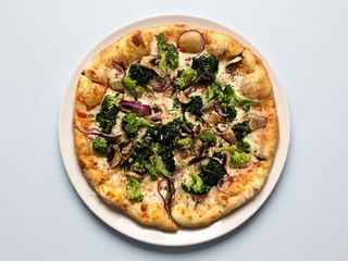 Піца Прімавера (290г) 22см