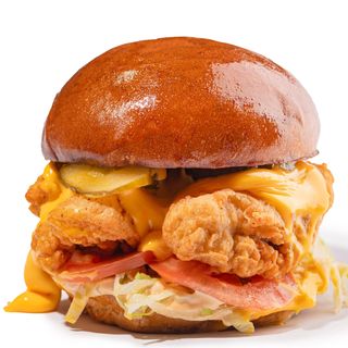 Велетень з кріспі куркою