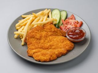 Куряча відбивна з картоплним пюре