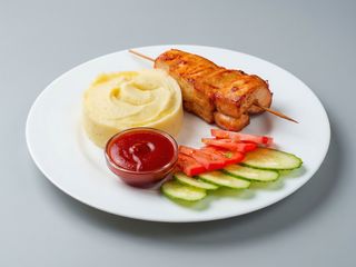 Курячий шашличок з картоплею по-селянськи