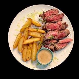 Рібай з печеною картоплею