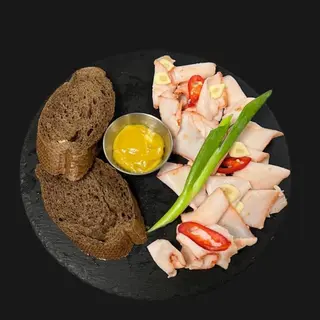 Асорті сала з хрумкими грінками