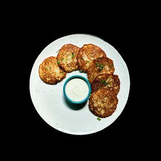 Деруни з сметаною