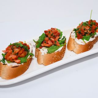 Брускети з в'яленими томатами (150г)