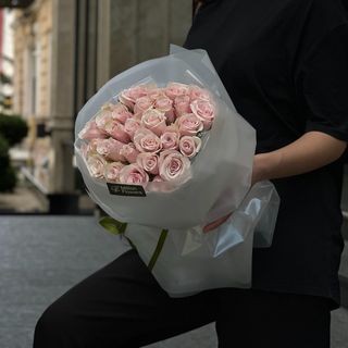 29 рожевих троянд Пінк Атена