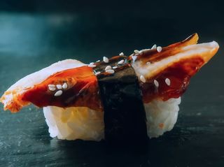 Суші з вугрем (1шт/35г)