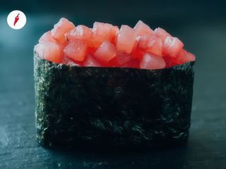 Гункан з тунцем (1шт/40г)