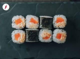 Макі спайсі лосось (8шт/120г)