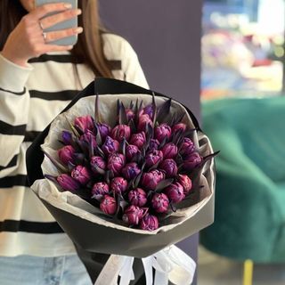 35 космічних тюльпанів 