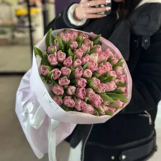 51 ніжно-рожевий піоновидний тюльпан