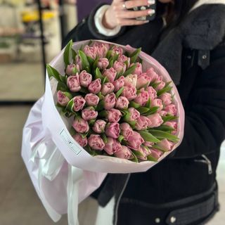 51 ніжно-рожевий піоновидний тюльпан