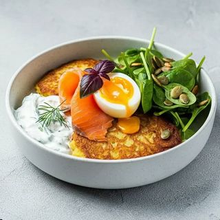 Деруни з лососем та рікотою